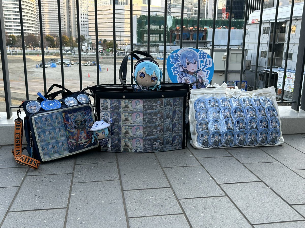 そういえば @zxc76720018 と @RuLue_Holo と痛バ連番した