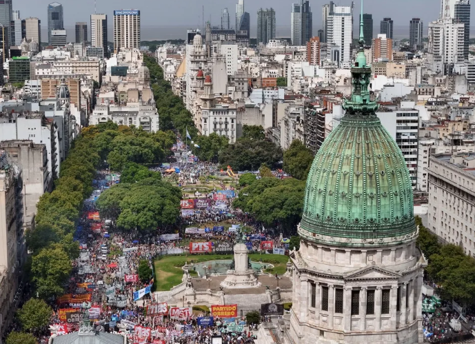¿COMO ESTÁ EL PANORAMA POLÍTICO ARGENTINO?

#Ahora | Columna de actualidad con German Martínez.
Es por acá!👇

📻 radioprovincia.gba.gob.ar/fm