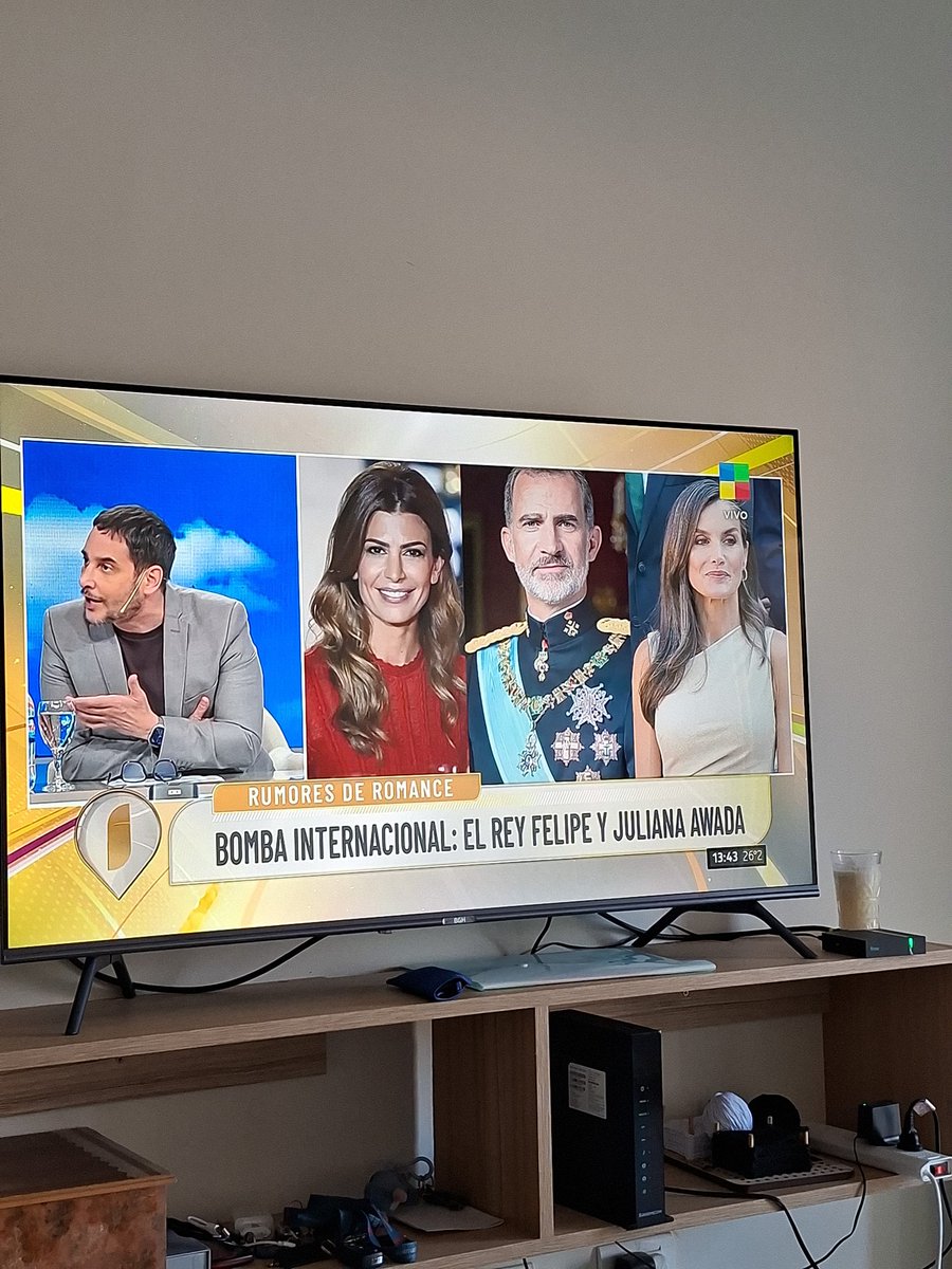 Que cara.
Que gesto.
Que carajo es esto????
Me muero ya!!!