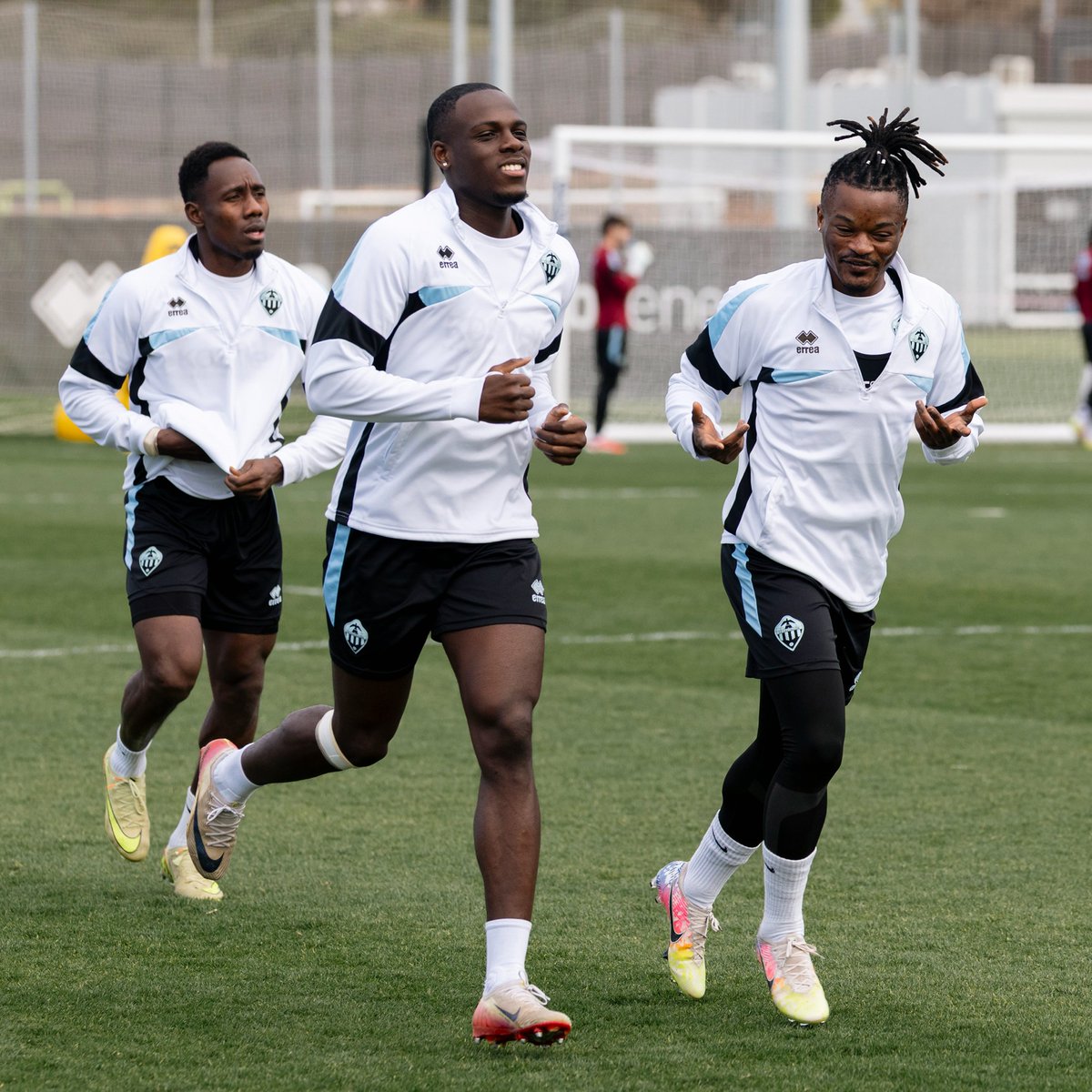 👂🏼 Desde las 18:00 horas, nuevo episodio de Plaza Albinegra para hablar del importante punto obtenido por el <a href="/CDCastellon/">CD Castellón</a> en Las Palmas antes de su duelo por el liderato frente al Racing. 

Con <a href="/omids99/">Omid Sokout</a>, <a href="/vicenteperis__/">Vicente Peris</a> y <a href="/JorgeSastriques/">Jorge Sastriques</a>.

🔗 castellonplaza.com/plaza-albinegr…