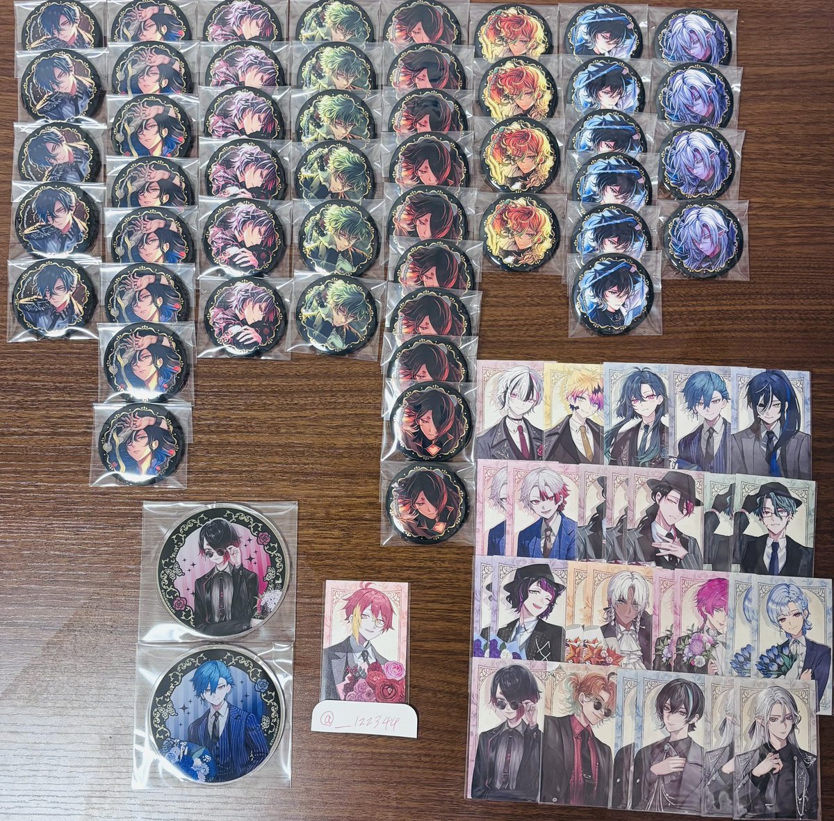 交換 譲渡】 悪魔執事と黒い猫 あくねこ 4周年 缶バッジ 箔押しキャラ