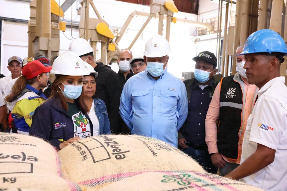 Banco de Comercio Exterior tweet media