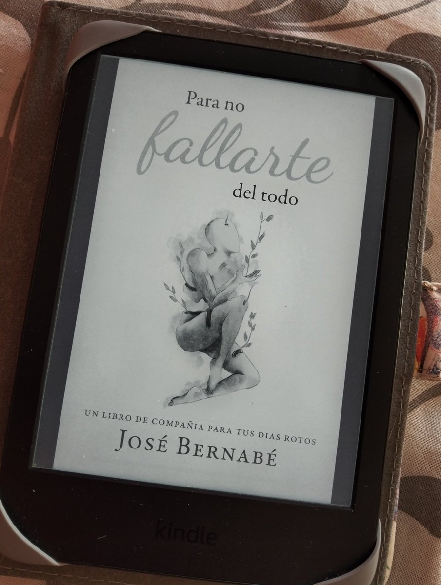 Y para empezar la semana que mejor que un libro que qué te abrace. <a href="/jbernabeoficial/">José Bernabé</a> me adentro entre tus letras. Feliz tarde 😊
