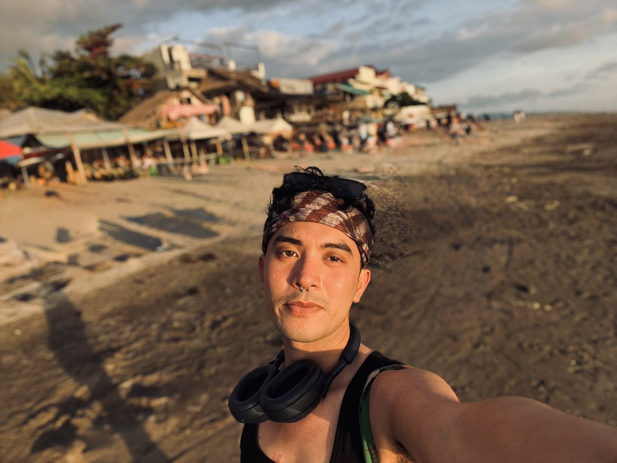aelllooo's tweet photo. So good to be back here in LU #elyu #beach https://t.co/6KTWOMG1Kz