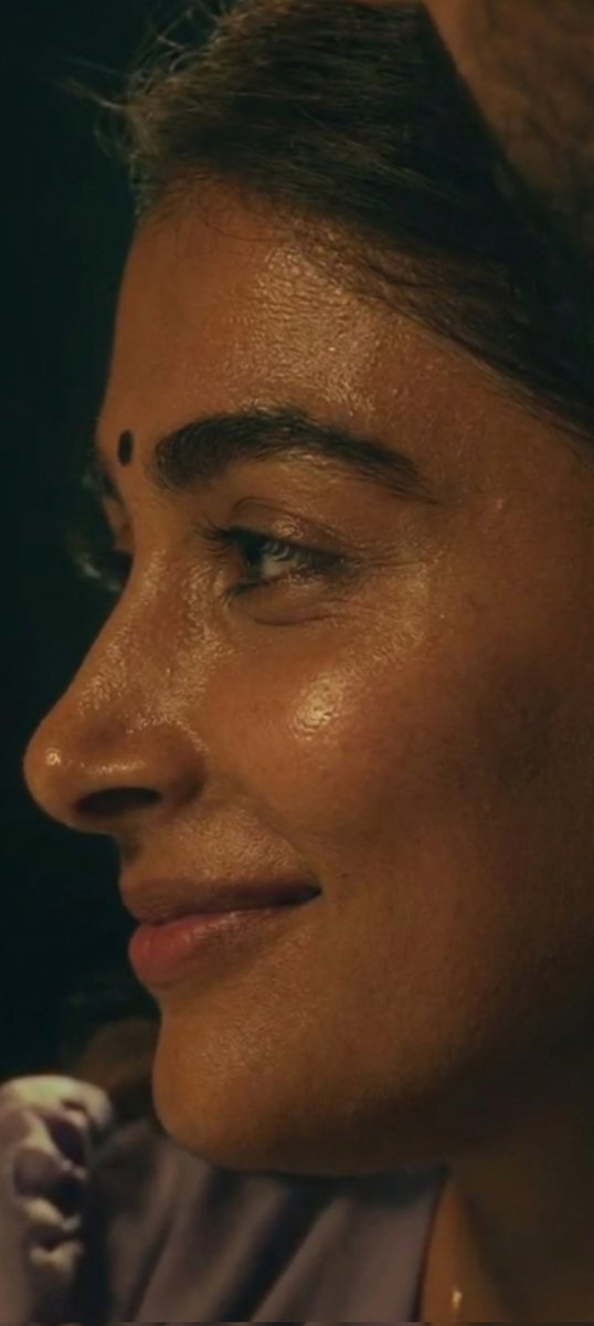Poojahegde1310's tweet photo. Pooja hegde face closeup in Retro 🍫🔥🥵 https://t.co/PiYIuonc9L