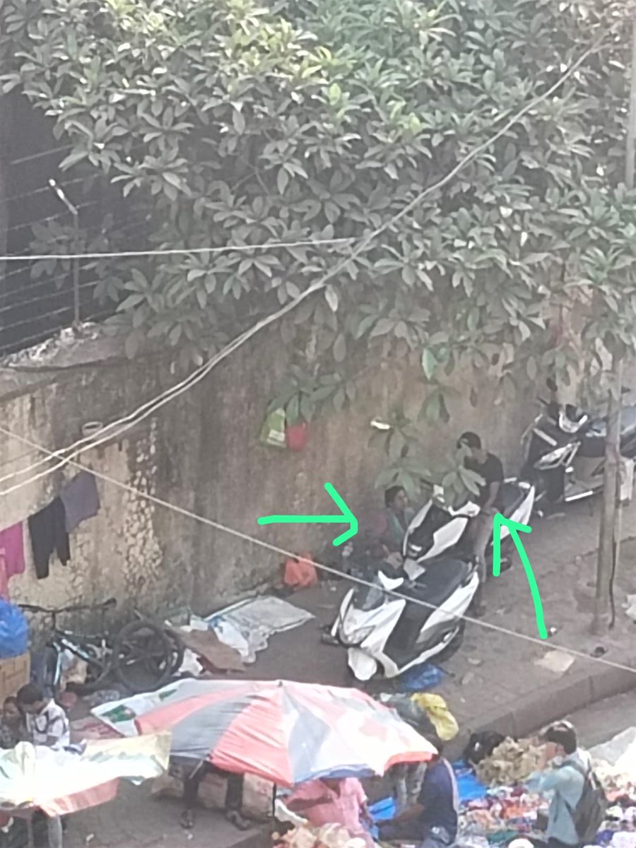 BMRAssociation's tweet photo. These are the drug peddler’s at Jhula maidan  selling drug’s openly and telling no one has guts to catch us . They are Don admitting no 1 can catch us . @AgripadaPS @MumbaiPolice @CPMumbaiPolice @mieknathshinde @Devendra_Office @narcoticsbureau #Drugspeddler https://t.co/wX8oHrGwv2