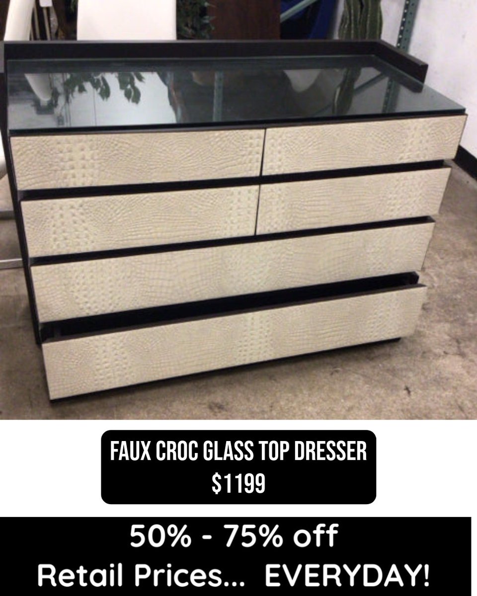 ConsignmentFLA's tweet image. Clean lines. Bold contrast. Texture that stops you mid-scroll.

If your space needs something unforgettable… this is it.

#EncoreInteriors #ConsignmentFinds #DesignerStyle #BedroomUpgrade #LuxuryLookForLess #ModernHome #FurnitureDeals #HomeInspo #StatementPiece #InteriorStyle