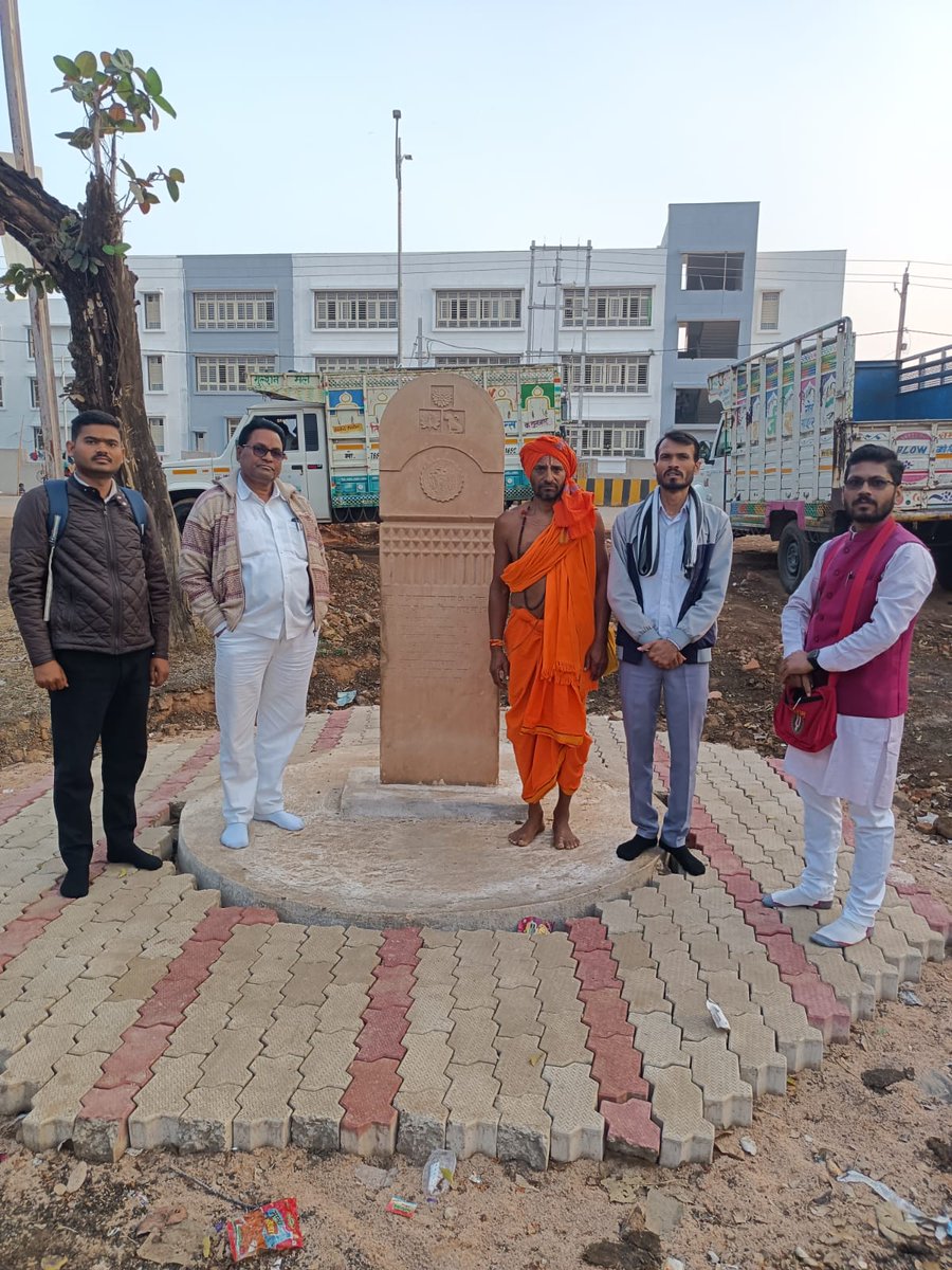 तथाकथित सनातनी सरकार नें सनातन का मुंह काला कर आचरणी संतोके ऊपर फर्जी मुकदमें लगवानें का षडयंत्र किया। इसी अधेरनगरी चौपट राजा उल्टा चोर कोतवाल को डांटे की बद्स्थिति के मद्देनजर देश बचाओ आध्यात्मिक राष्ट्रीय पुनर्जागरण अभियान के शाथियों नें कल से काली पगड़ी पहननें का संकल्प लिया।