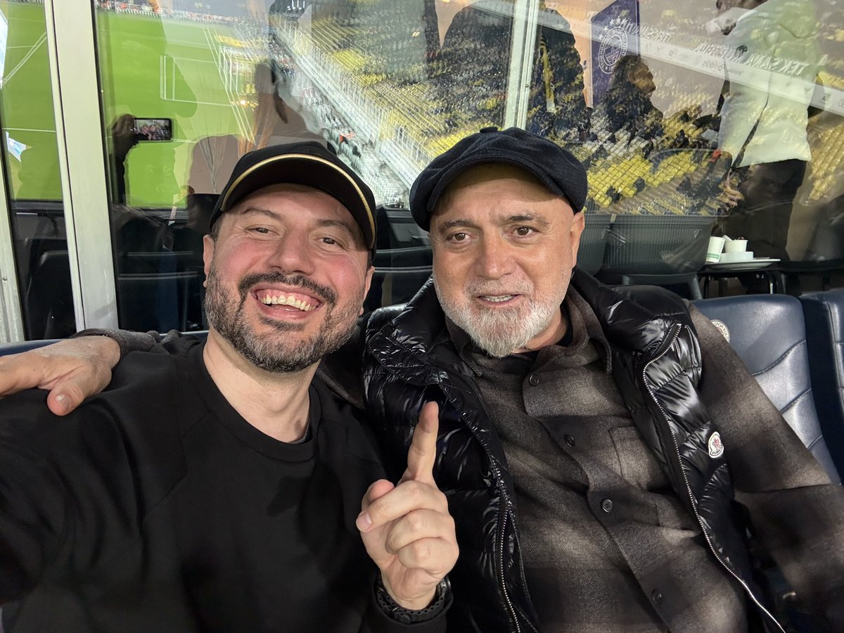 2 Giresunlu yan yana… Hikmet hocamla Fenerbahçe - Kasımpaşa maçı… <a href="/karamanhikmet/">Hikmet Karaman</a>