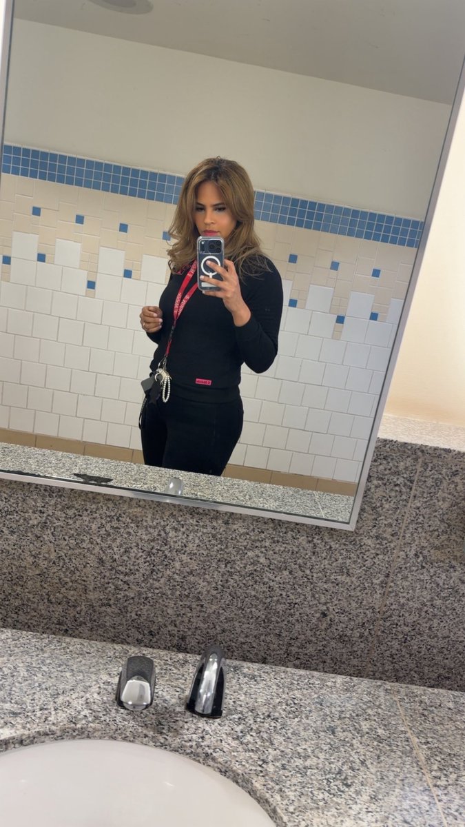 Kellys'Subervi tweet media