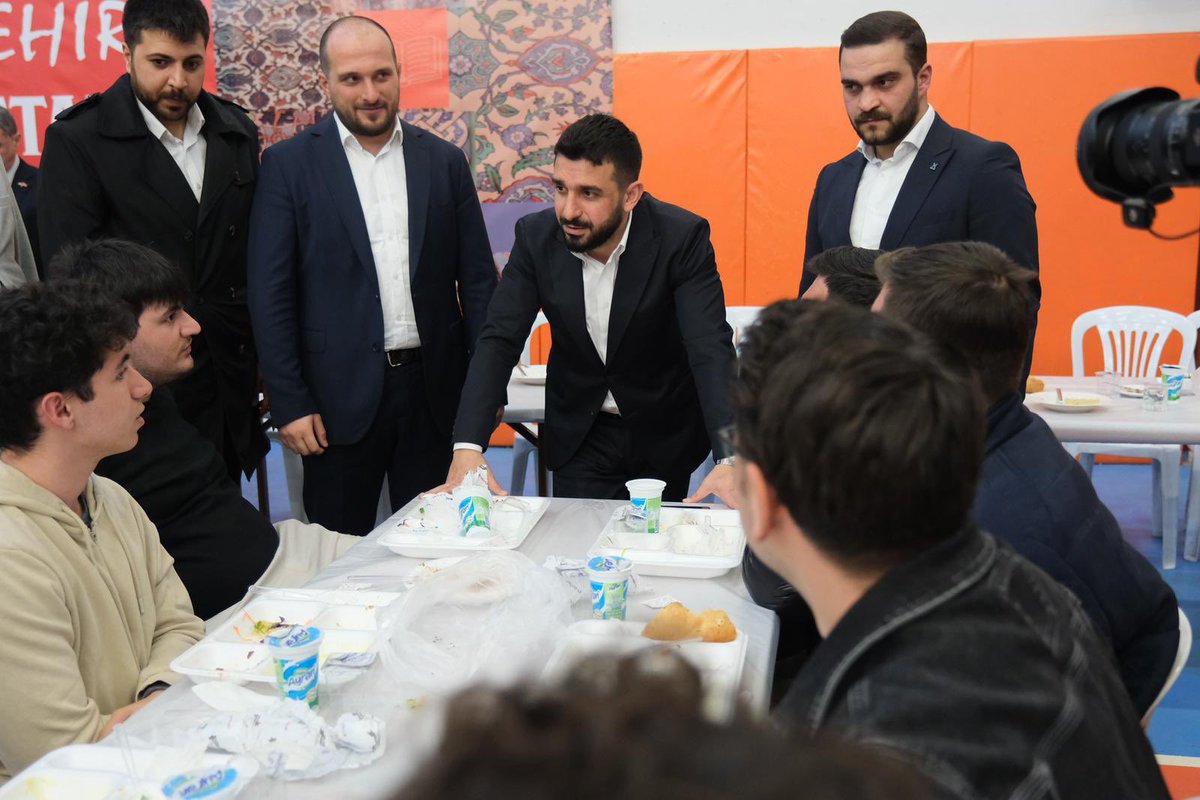 📍Kırşehir

Gençliğin heyecanı, Ramazan'ın bereketiyle bu sofrada buluştu.🌙

Ahilik geleneğinin kalbinde, gençlerle omuz omuza olmanın mutluluğunu yaşadık.