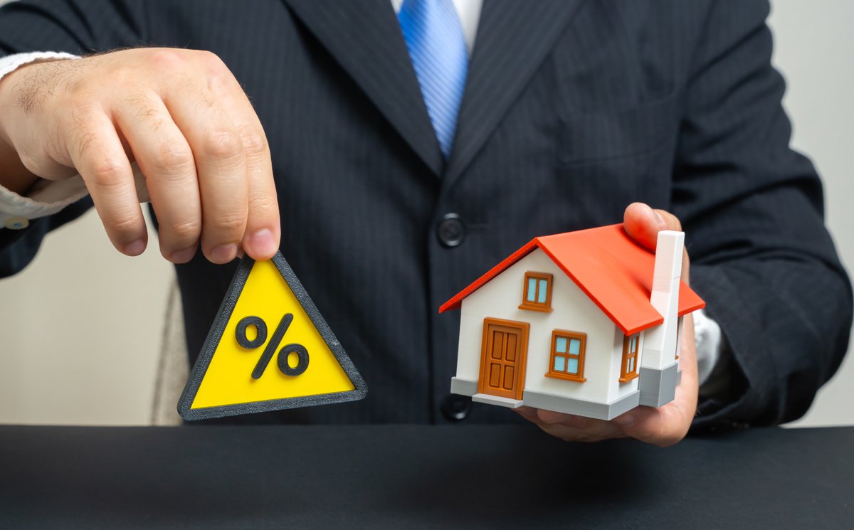 La Suprema Corte validó el límite al incremento de rentas para casa habitación establecido desde 2024 en la Ciudad de México y analizó los alcances del registro de contratos de arrendamiento en esta entidad. Te invitamos a leer nuestro blog: bit.ly/4rYdRak