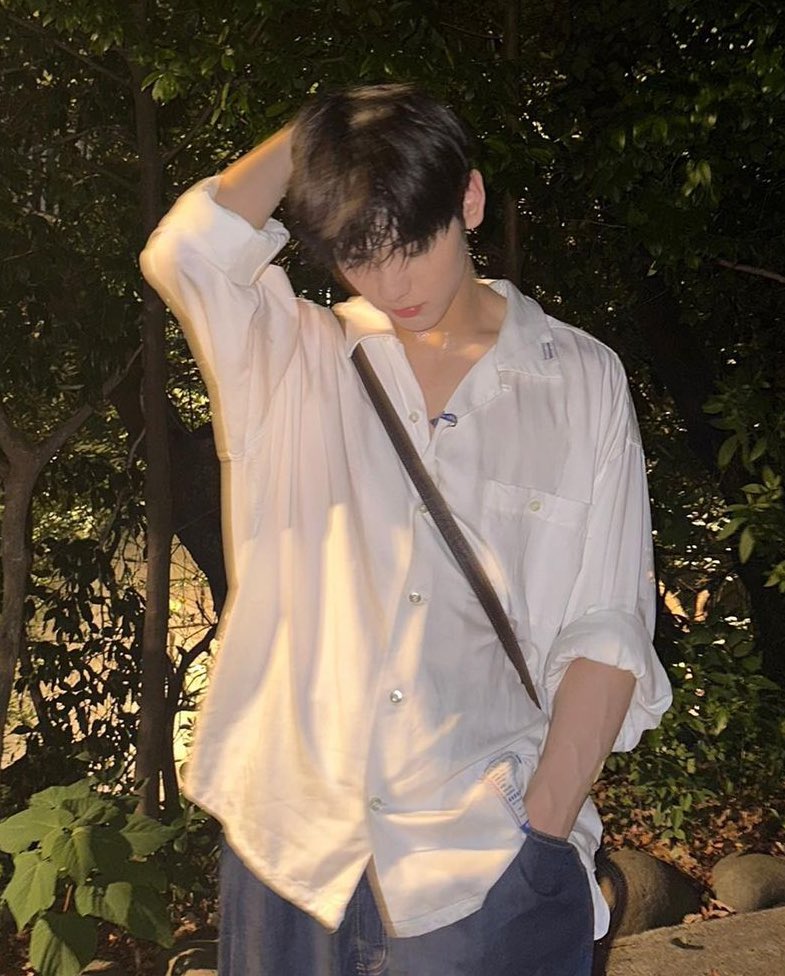 this genre of soobin pics makes me feel extra feral