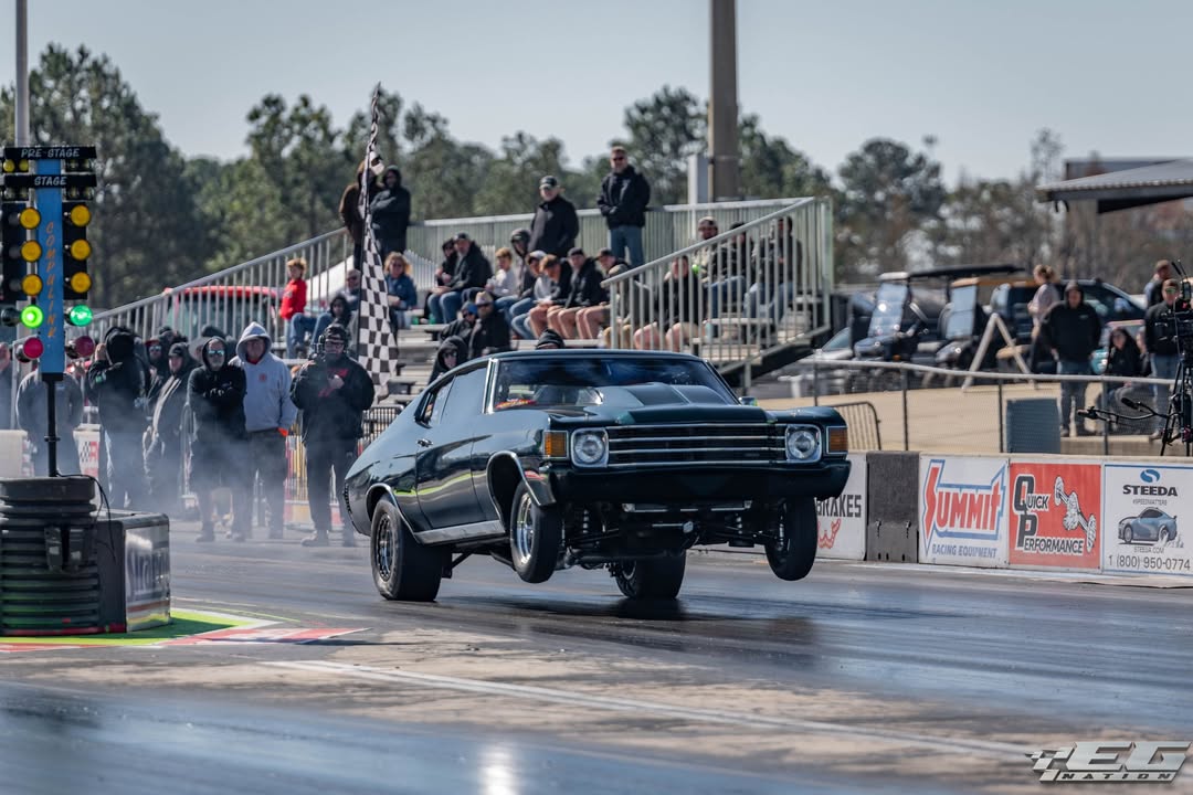 COMPCams's tweet photo. That's a wrap on #LightsOut17! While #TheFunTeam is driving home, we're sharing 📸 of some of the action that happened on Sunday!
#EGNation #Edelbrock #COMPCams #TCI #FAST #Russell #Lunati https://t.co/g9fERLvUPJ
