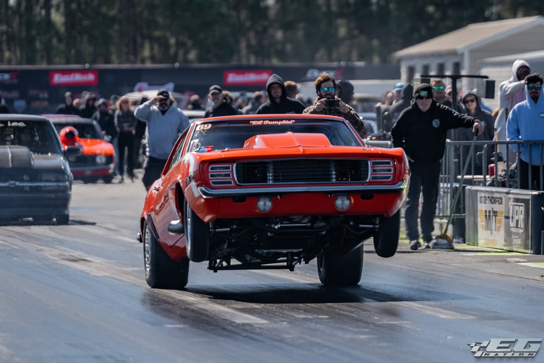 COMPCams's tweet photo. That's a wrap on #LightsOut17! While #TheFunTeam is driving home, we're sharing 📸 of some of the action that happened on Sunday!
#EGNation #Edelbrock #COMPCams #TCI #FAST #Russell #Lunati https://t.co/g9fERLvUPJ