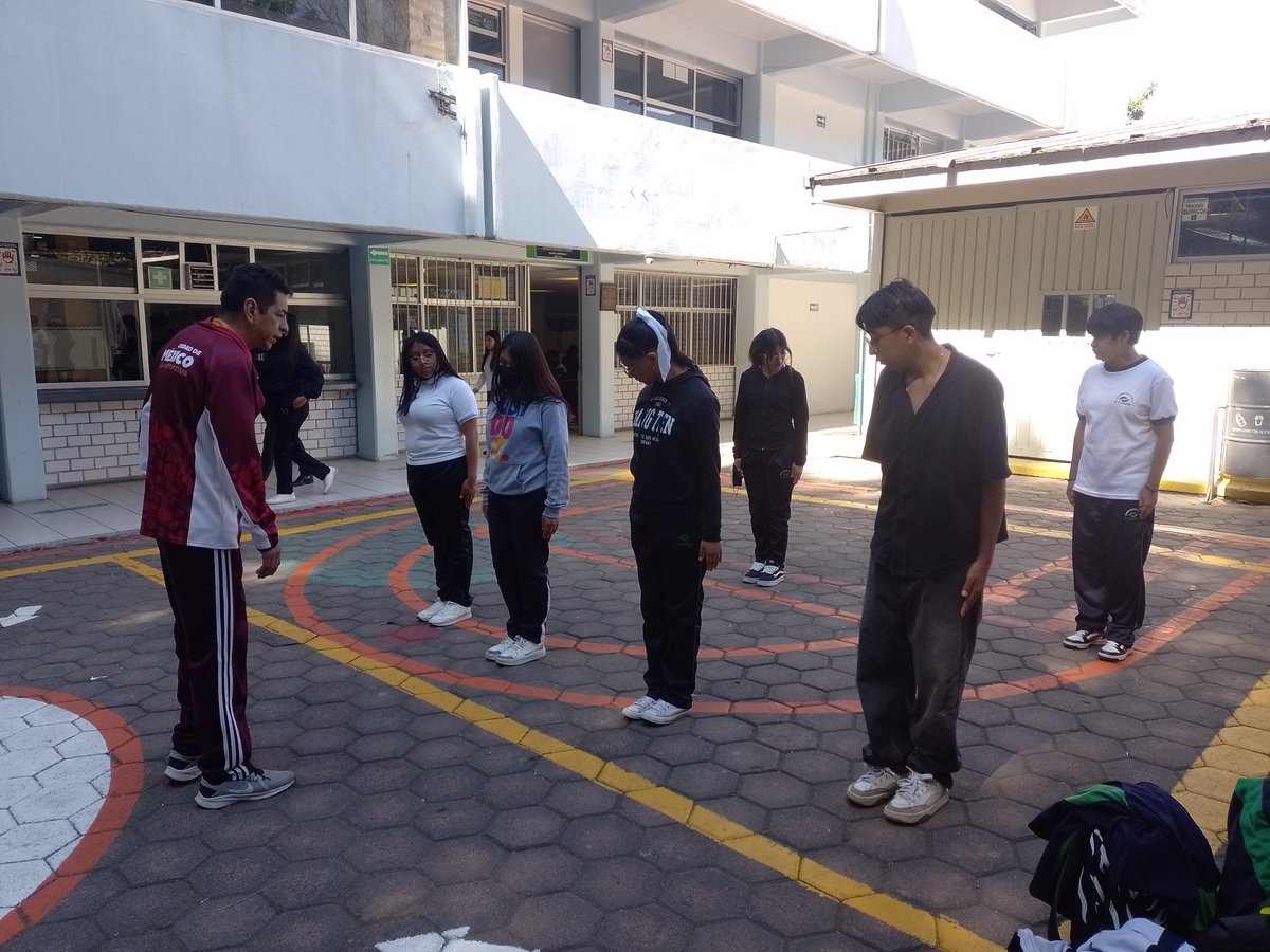 conaxoch's tweet photo. ¡Mente sana en cuerpo de Águila! 🦅🔥 
Gran jornada deportiva de #PontePila en el CONALEP Xochimilco. ¡Activando el talento y la energía de nuestros estudiantes! 👟💪
#conalep
#orgullosamenteconalep
#conalepcdmx https://t.co/0QjMXKE4O3