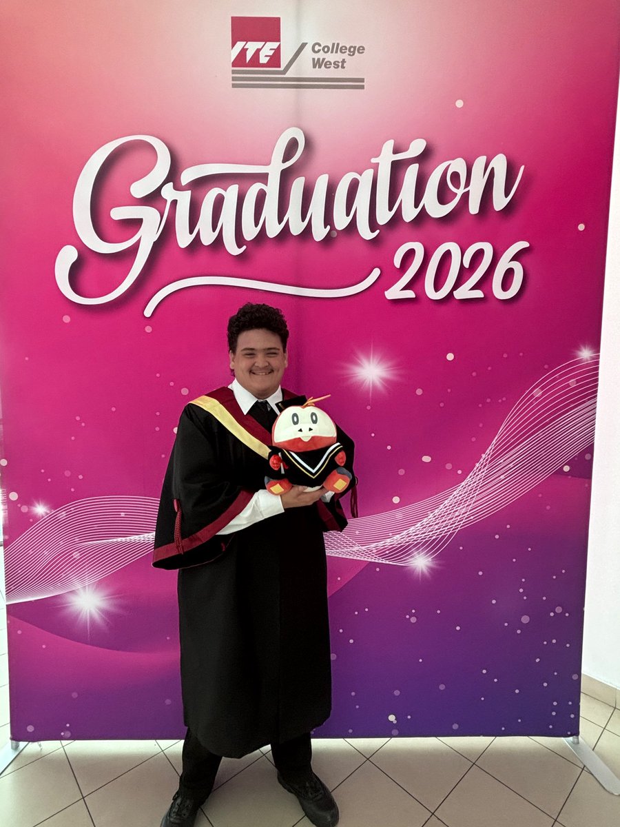 palmerdebra's tweet photo. My son Logan’s graduation. Certified automotive engineer. Could not be more proud of him.
#graduation #automotiveengineer #prideandjoy #son https://t.co/XGW65cWBWm