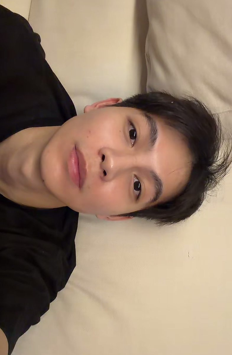 ni📸(busy) tweet media