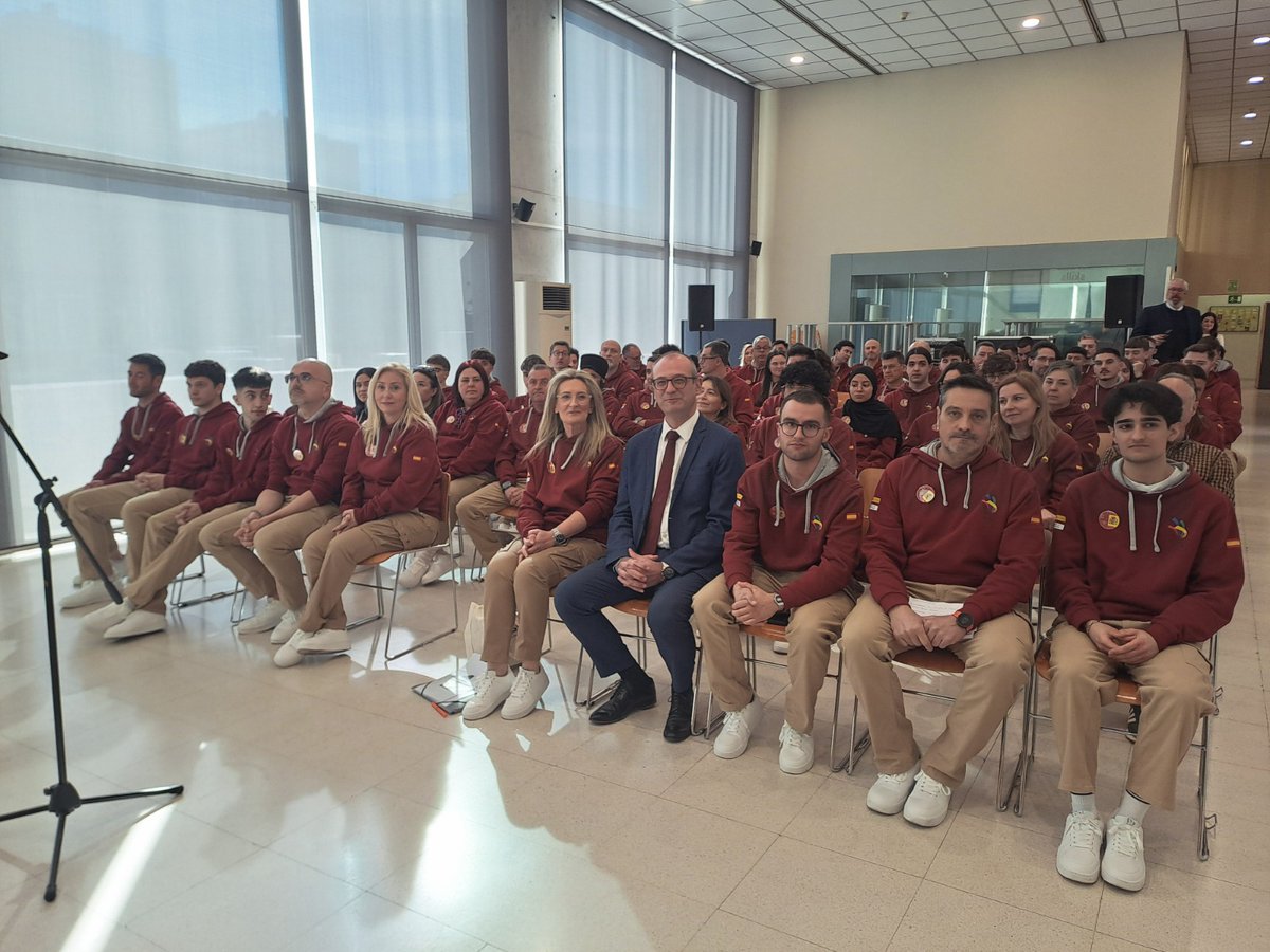 CifpDe's tweet photo. 🏆 Orgullo FP murciana 💙
Desde el CIFP Politécnico de Murcia participamos en Spainskills’26 con 38 estudiantes de la Región que compiten en Madrid en distintas modalidades técnicas.
📍 IFEMA
¡Muchísima suerte! 💪
#OrgulloFP #Spainskills26 #FPDeCalidad https://t.co/BzMEPLQVAI