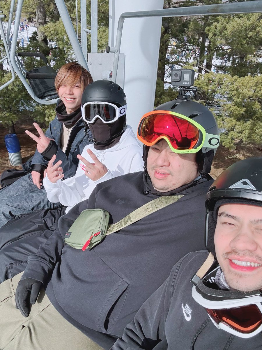 Last_Siren's tweet photo. 有給使ってスキー場へ🏂〜からのバー🍻🥃 https://t.co/eXmg8wBTVA