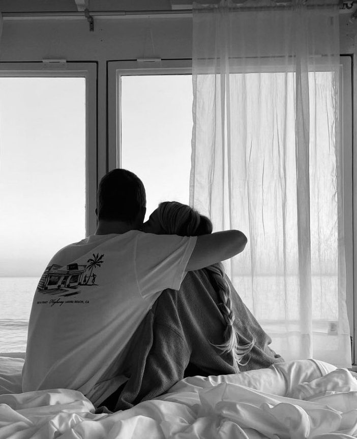 Kn@ck very well before marriage oh
4rounds, 3rounds,even kissing no dey  for marriage.
2rounds na with abeg.
Na 1round dem de manage for marriage.