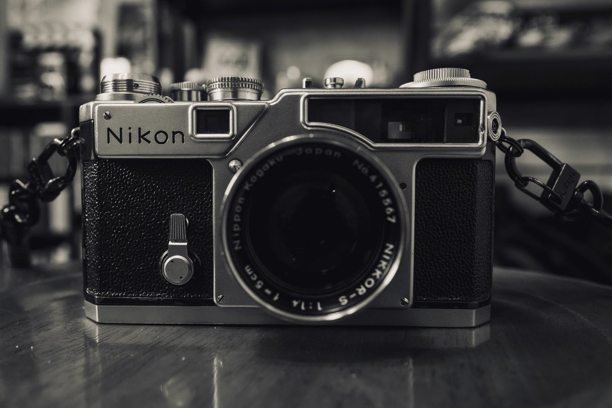 Nikonって顔がかっこいいよな
