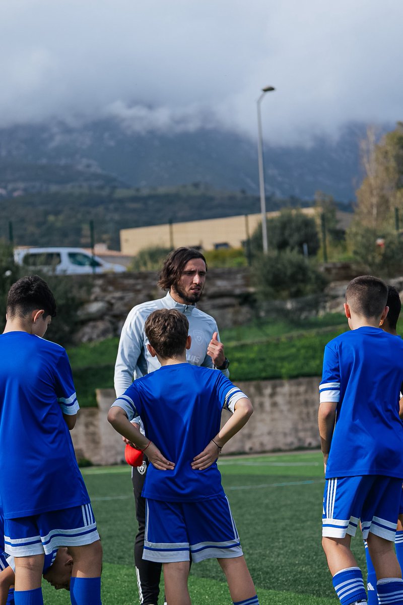 🔵 La Scola Turchina revient !

Quelques jours en immersion totale dans la peau d’un joueur du Sporting : entraînements, partage et souvenirs inoubliables.