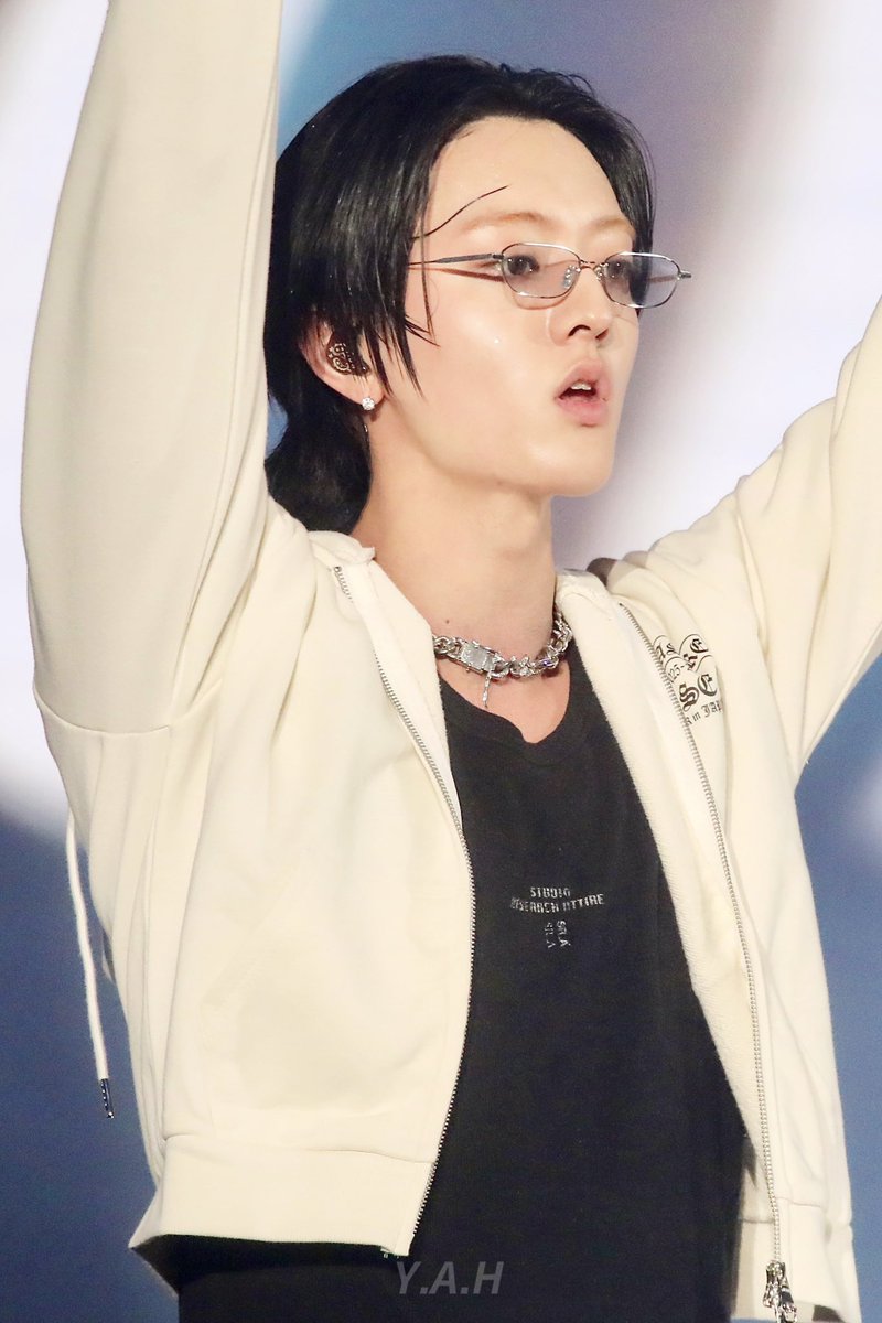 𝙔.𝘼.𝙃 tweet media