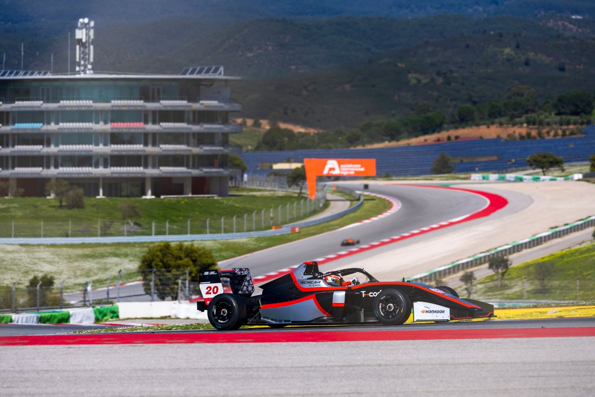 vinyi_arnau96's tweet photo. THE BEST PHOTOS OF THE WEEKEND WITH @fotocar13 and @vinyi_arnau96
#weliveforracing #motorsport #racingislife #instaracing #raceweek #driveyourvibetothetop https://t.co/bZbYmoudfv