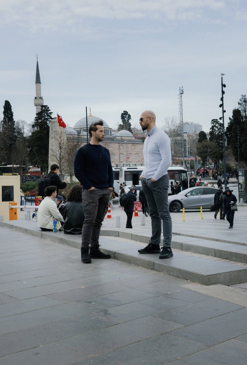 tahafrodit's tweet photo. yapay zeka gibi durmalarının bir sebebi var :) https://t.co/47cUfOxrQ1