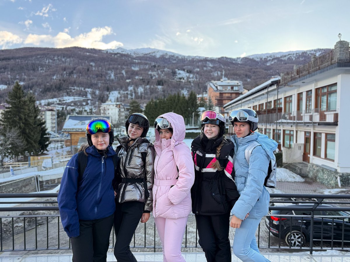 STMComprehensive tweet media