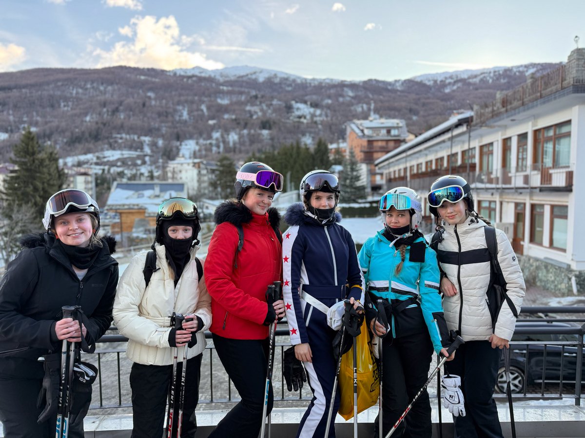 STMComprehensive tweet media