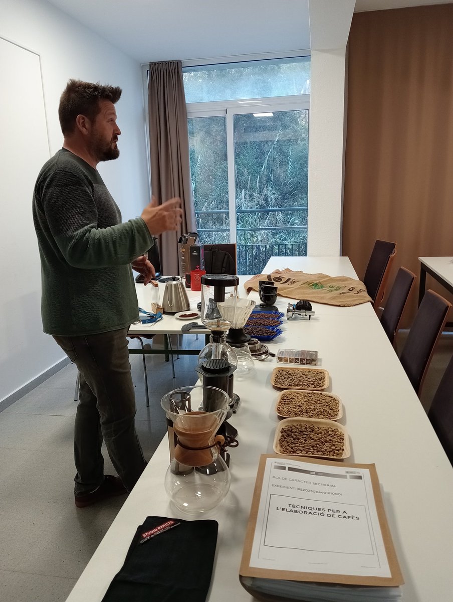 IDFO Formació Girona tweet media