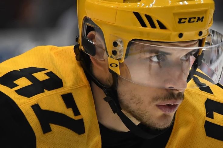 x - mau 🏒 tweet media