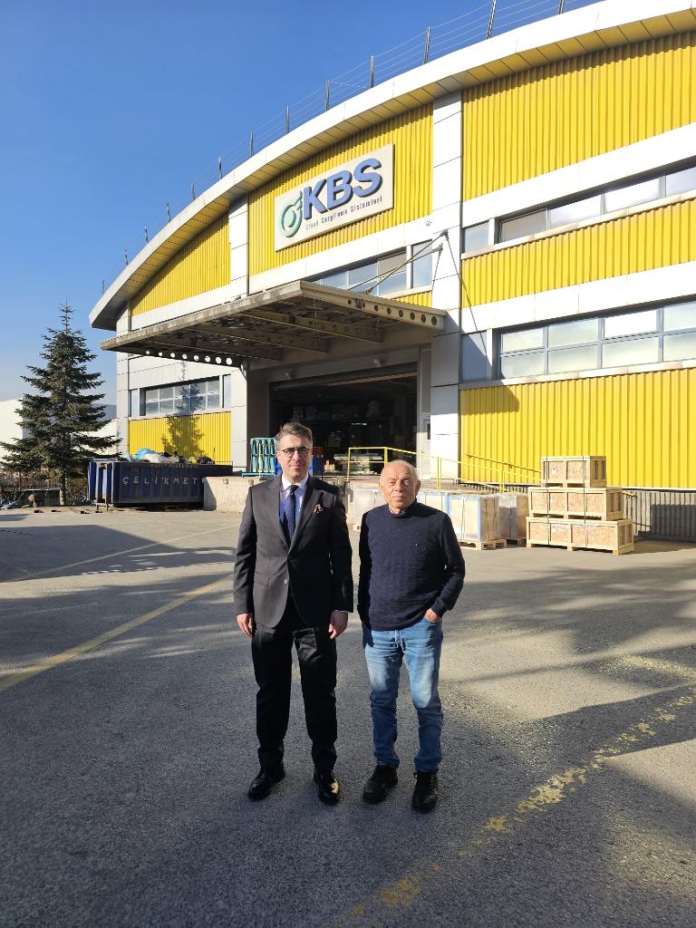 KBS Stand Sergileme Sistemleri Yönetim Kurulu Başkanı Abdullah Aydın ile Gebze'deki tesislerinde bir araya geldim.

#kbsstandsergileme #gebze #istanbul #BilenPatent #univation