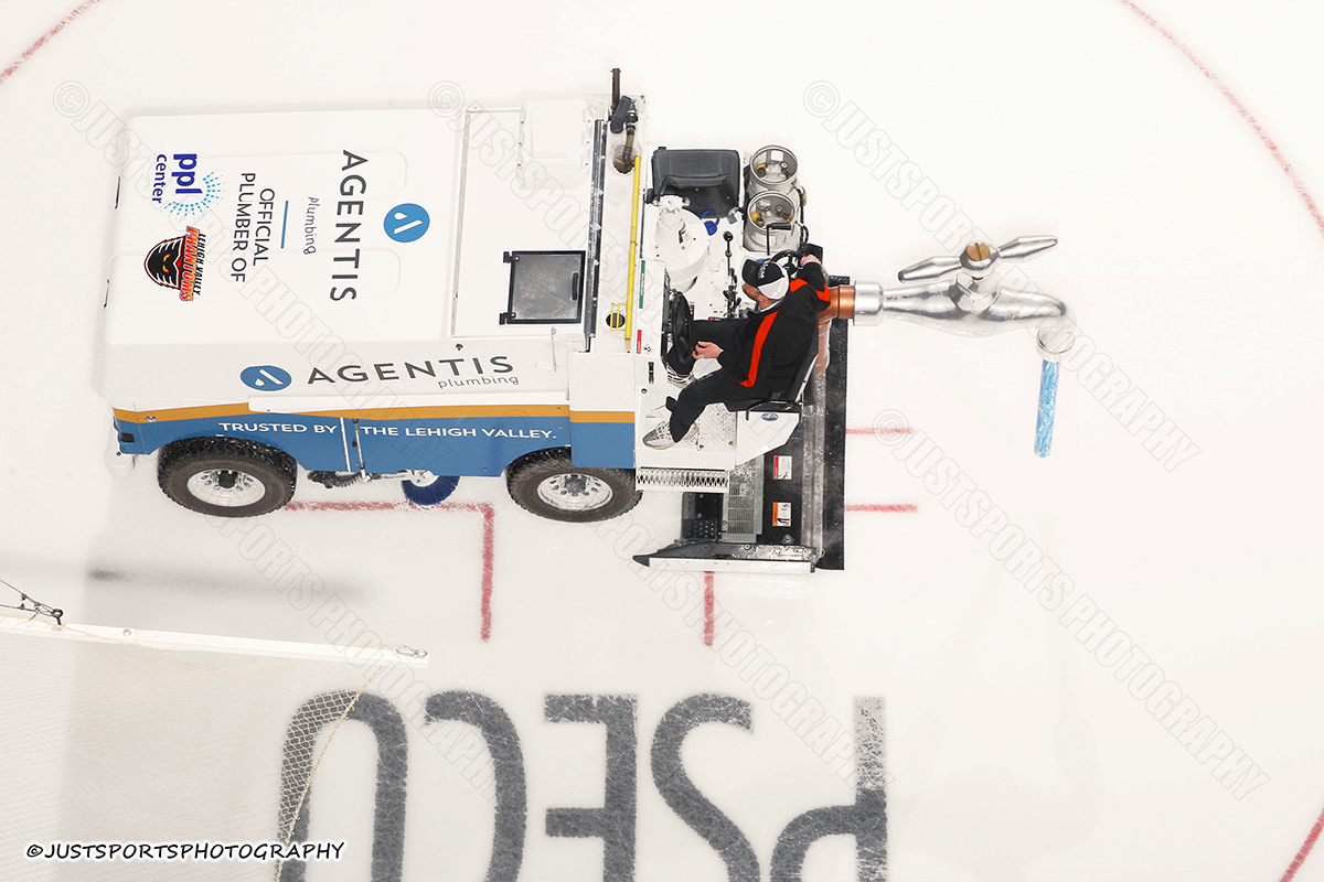 JustSports_AHL's tweet image. 02-15-2026 LEHIGH VALLEY PHANTOMS vs SYRACUSE CRUNCH

REMOTELY TRIGGERED CAMERA ABOVE FACEOFF SPOT

@LVPhantoms
#LVPhantoms
@syracusecrunch
@CanonUSApro
@pocketwizard
#remotecamera
#RemoteCameras
#makeitpossible
#whereistheremotecamera
#funwithremotes
@paulcbuffinc
#ShotOnCanon