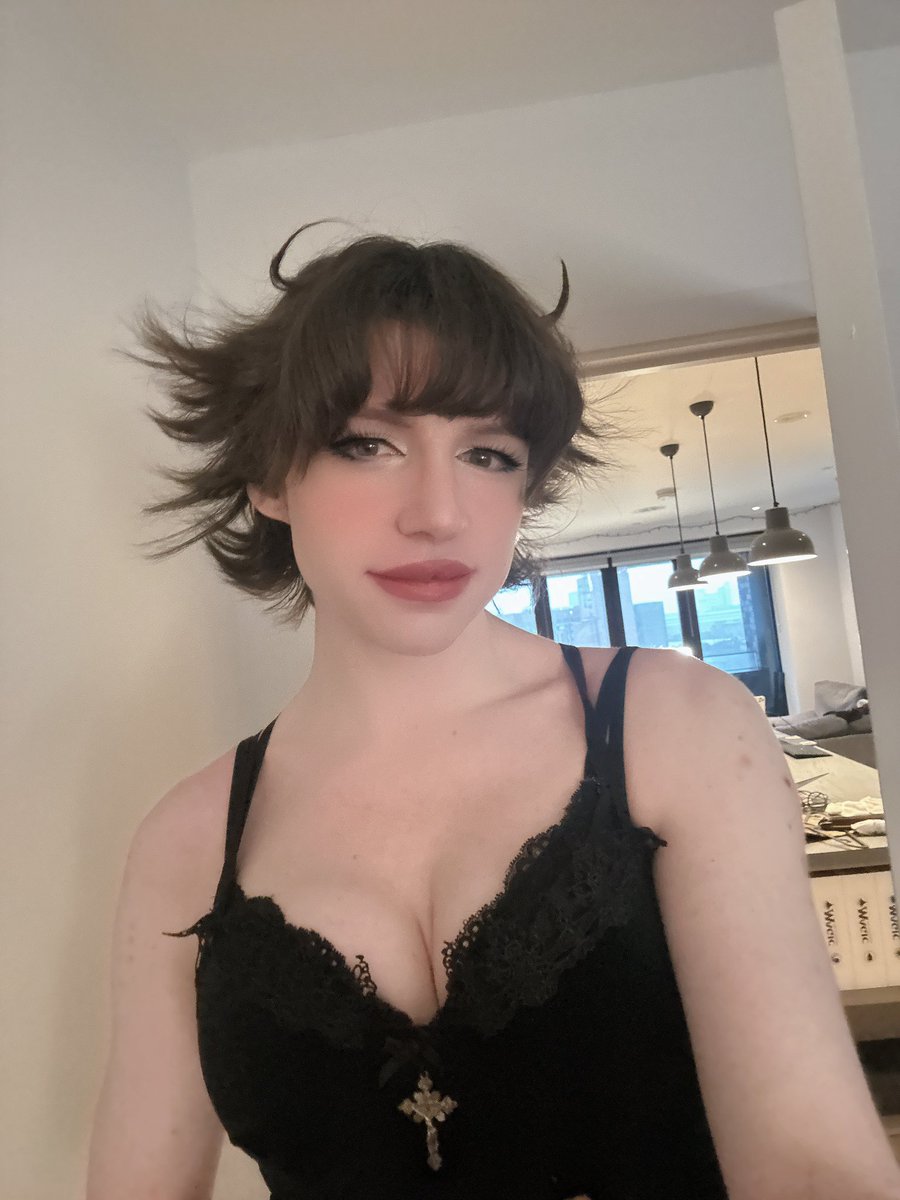 Izzy💫 tweet media