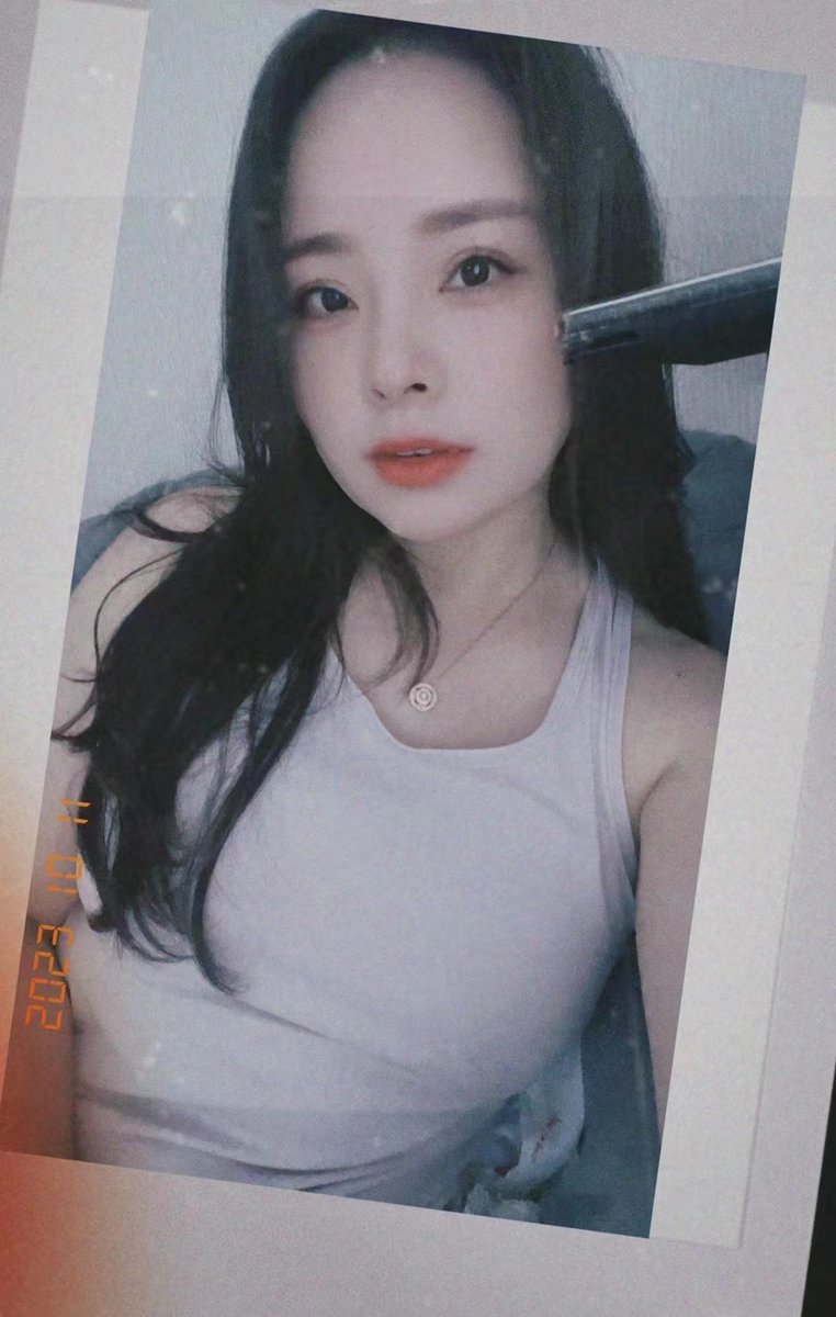 CPeng1199's tweet photo. 回忆录 健身瑜伽姐
因为她有健身的关系肉很紧实 我抱着还有些费劲 肉体摸起来的感觉和胖妹妹的肉完全是两个手感  俯下身子用温暖的口腔一口含住我的肉棒 边吸边发出淫荡的叫声 圆润丰满的屁股让人忍不住一直顶 可惜的是只和她做了一次就再也没联系了 https://t.co/dKSSxmoJUi