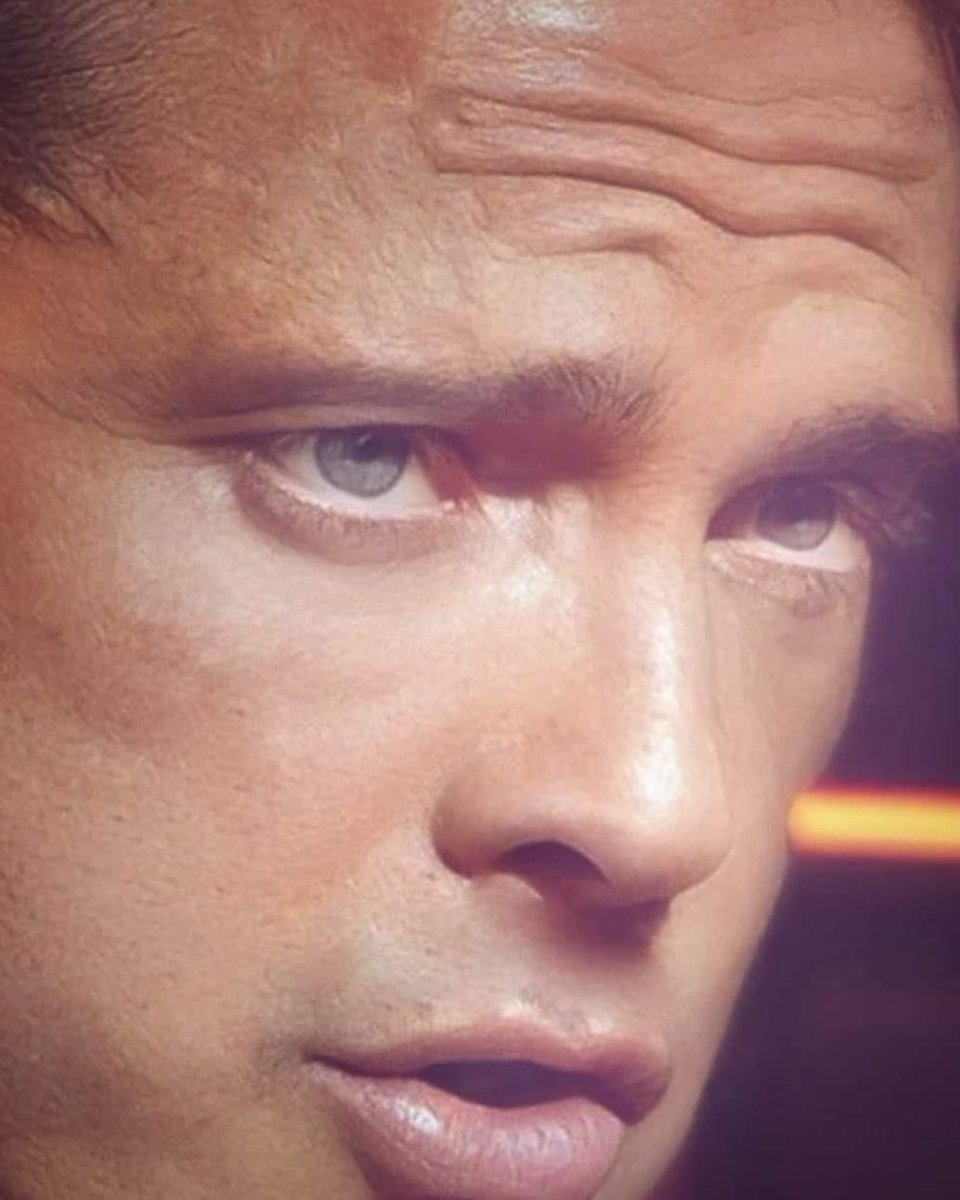 Esa voz que me aconseja... no creer en las sonrisas  ♫
@lmxlm #LuisMiguel #TXLM #FansClubOficialChile