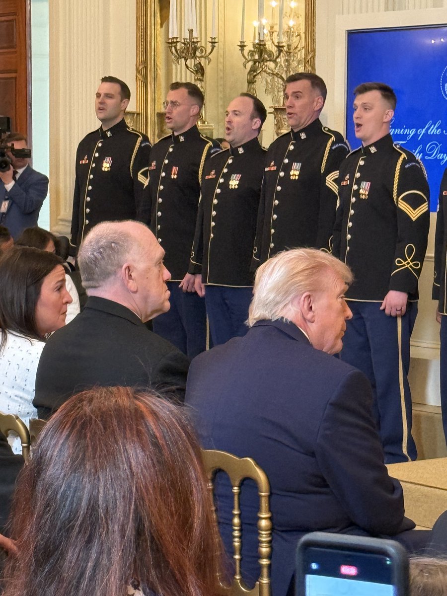 LeoFeldmanNEWS's tweet image. NOTABLE: President Donald Trump sat next to Border Czar #TomHoman during the Angel Family Day event today rather than #DHS Secretary Kristi Noem. 

Will have more on @newsweek