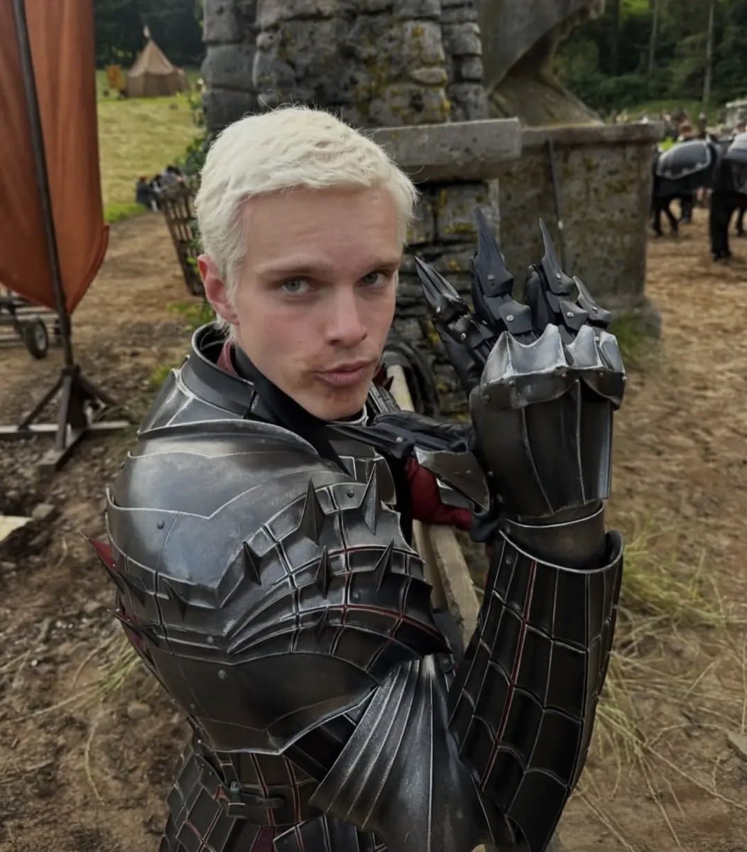 sab is seeing djo!!! tweet media