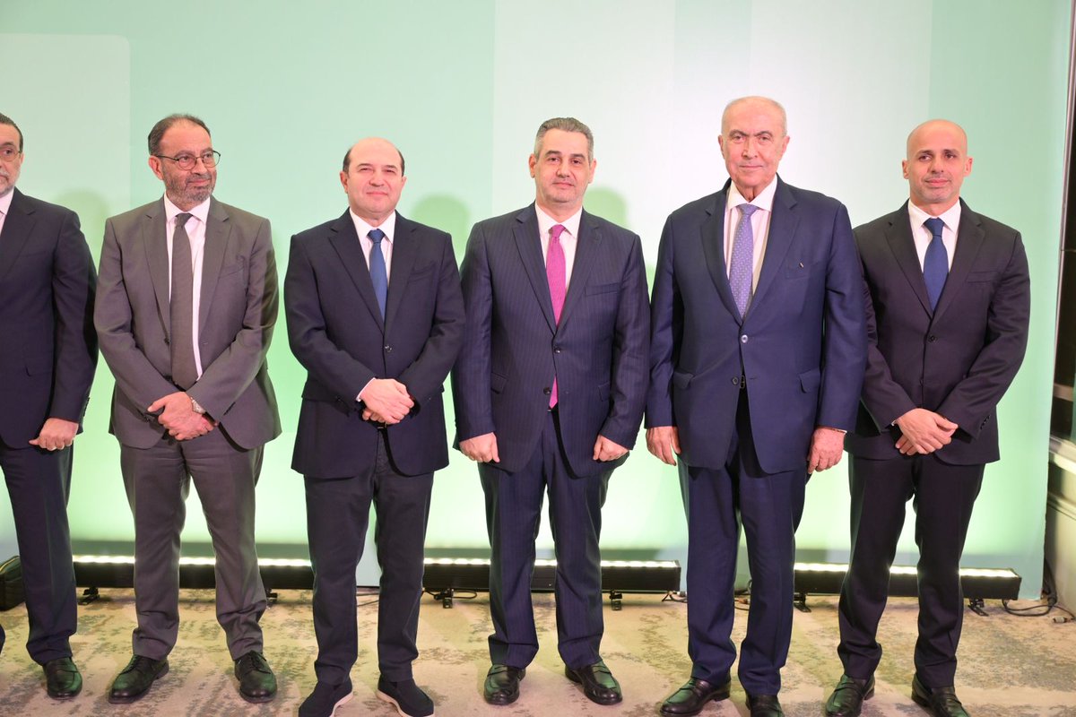 fmakhzoumi's tweet photo. خلال حضور الإفطار السنوي الذي أقامه صندوق الزكاة، في لقاءٍ يعكس الدور الريادي الذي يضطلع به الصندوق في ترسيخ قيم الرحمة والتكافل بين أبناء المجتمع، ويؤكد أن شهر رمضان ليس فقط محطة روحية للصوم والعبادة، بل هو أيضًا مساحة لتعزيز روح المسؤولية المشتركة.

إن الجهود المباركة التي يبذلها القائمون على صندوق الزكاة، دليل على أن دعم المبادرات الإنسانية والخيرية يبقى واجبًا وطنيًا وأخلاقيًا، خصوصًا في هذه الظروف الدقيقة التي تمرّ بها البلاد.