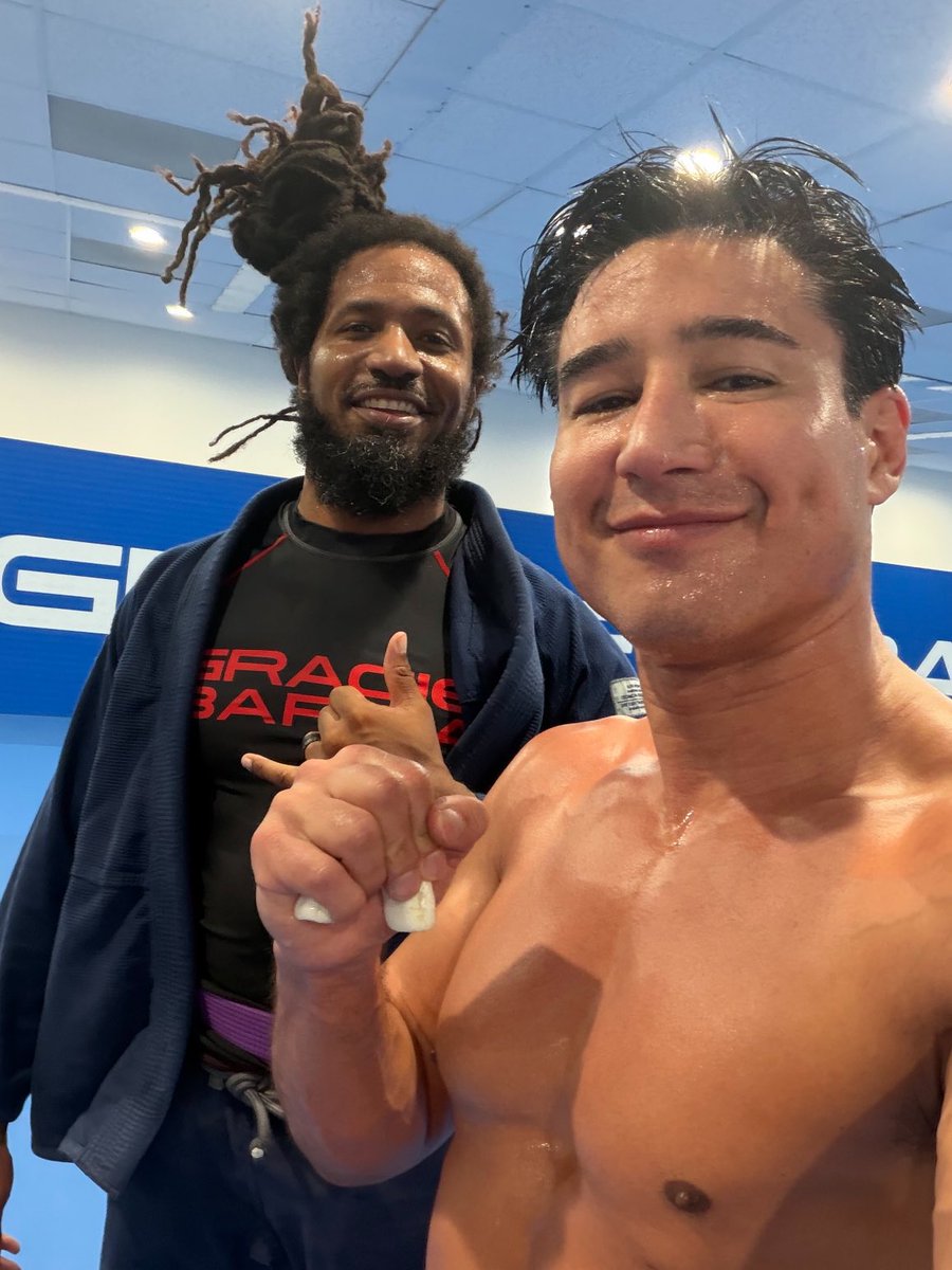 mariolopezviva's tweet image. Iron sharpens iron... and occasionally tries to choke it unconscious.

#Jiujitsu  #BJJ  #TrainingPartners  #ChokeLife