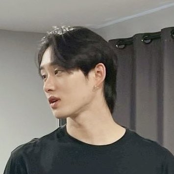 Starlight_1419's tweet image. นี่ล่ะ ๆ สายตาคนเจ้าเล่ห์ธงแดงทั้งสองคนมาละ ส่วนพี่คนสวยก็หลับตาเอายัยน้องมอธเข้าร่างแล้วเรียบร้อย รอชมความสนุกจากน้องรักบ้าเล่อะะ😌

#YouManiacSeries 🍷🍓🚩
#WilliamEst #williamjkp #est_rvp