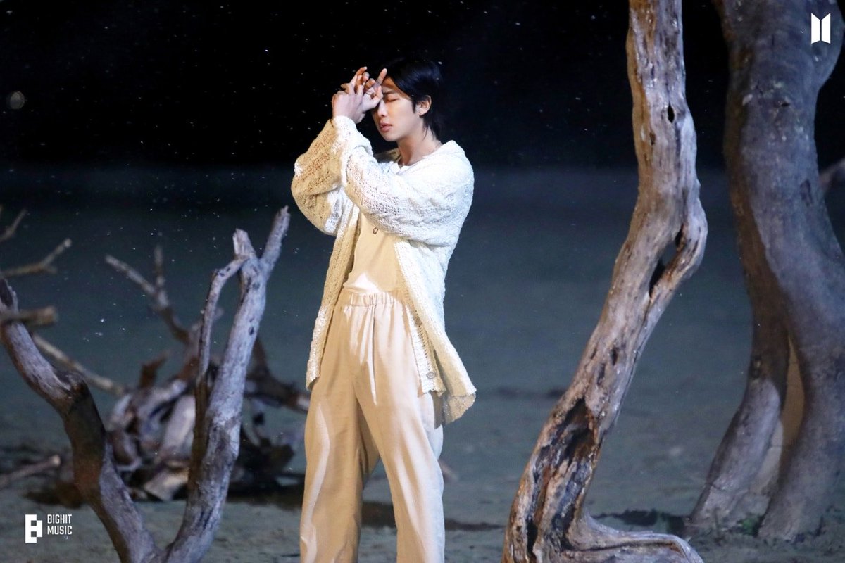 RM's "Wild Flower (with youjeen)" has surpassed 400 million streams on Spotify!