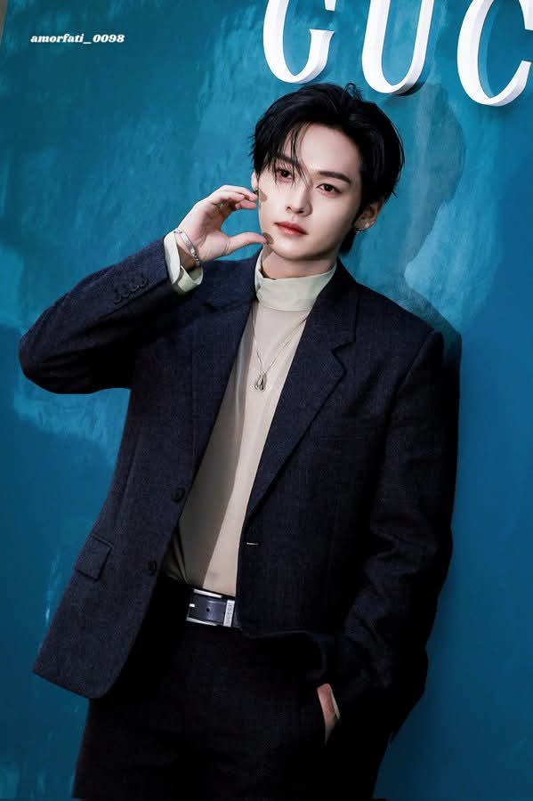 ขอลุคปังๆ ห้ามน้อยกว่านี้
#LeeKnowXGucciMFW
#GucciFW26