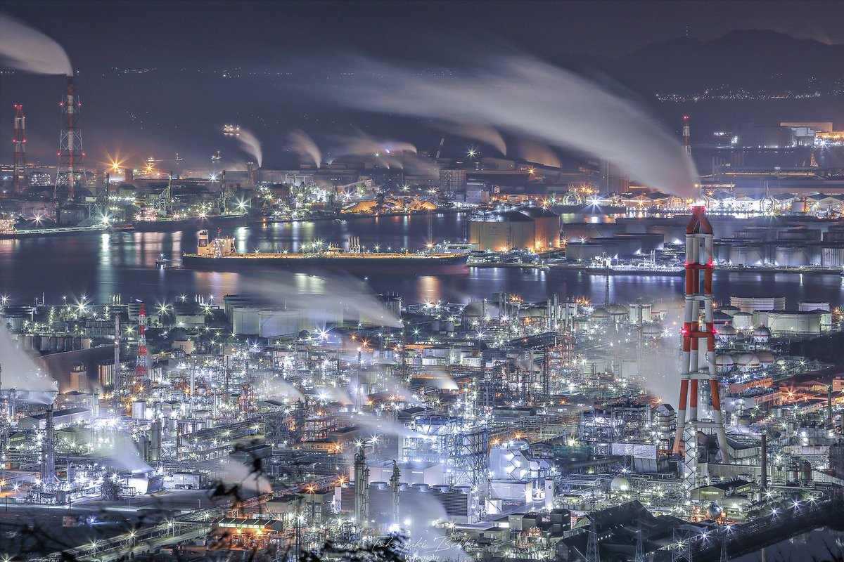 takabou_photo's tweet photo. 本日2月23日は工場夜景の日です

#工場夜景の日 https://t.co/CF1YqStCQf