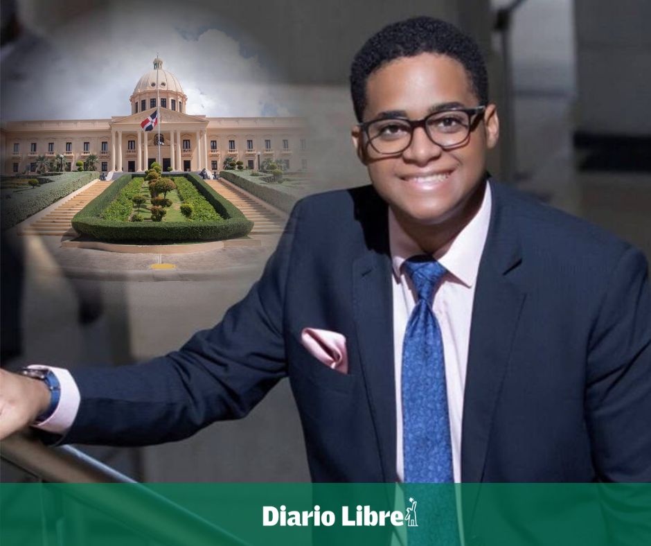 DiarioLibre's tweet photo. 🗳 |#PolíticaDL| Félix María Tena de Sosa, nuevo rostro joven en el Poder Ejecutivo. El abogado constitucionalista fue designado subconsultor jurídico mediante decreto presidencial. https://t.co/B4FLeYhDgY
#DiarioLibre #PoderEjecutivo #RostroJoven https://t.co/GX1AL41fXF