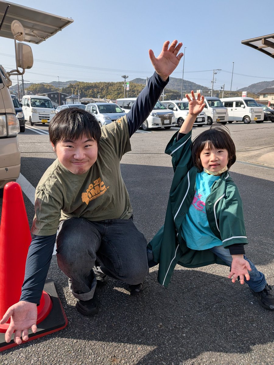 miechi94's tweet photo. 蒲郡にも！こっちでも薙Zソードとたくさん話せて、ガチ牛もめっちゃ遊んでくれて、私も少し打たせてもらって！笑
たくさん食べて楽しかった✨️薙Zラブな娘は幸せそうでした😍 https://t.co/4BoqYvcjry