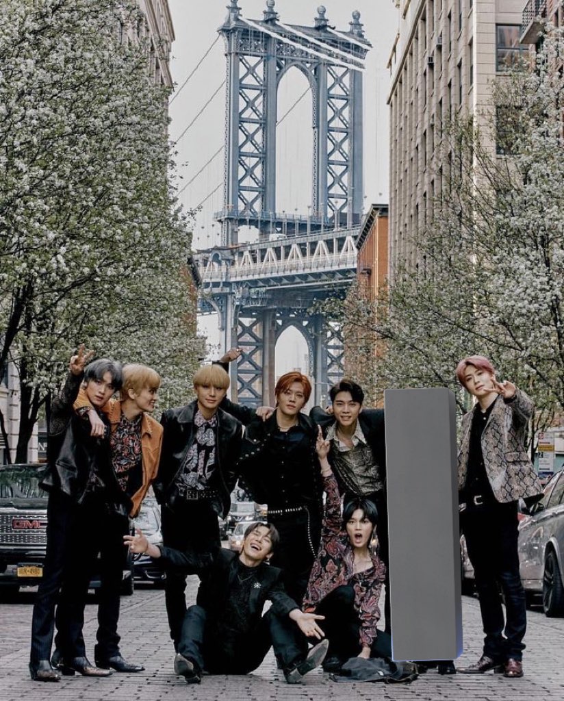 we used to have everything… and need them to start wearing skinny jeans and boots again please